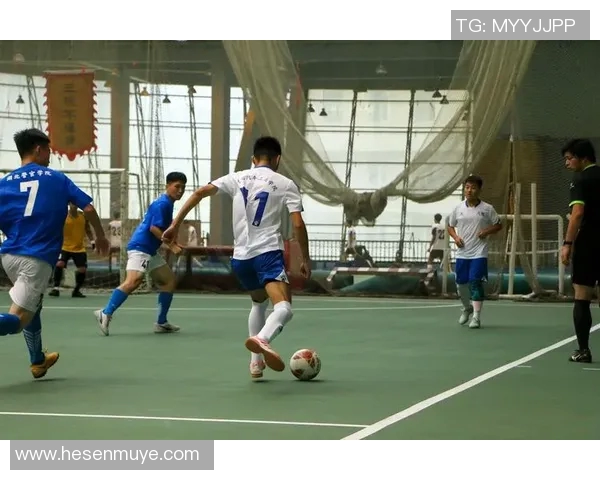 五人制足球比赛规则详解与技巧分享助你轻松掌握比赛要领